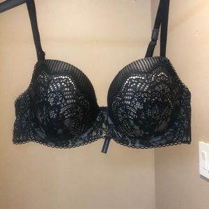 Victoria’s Secret Bra w/ tags